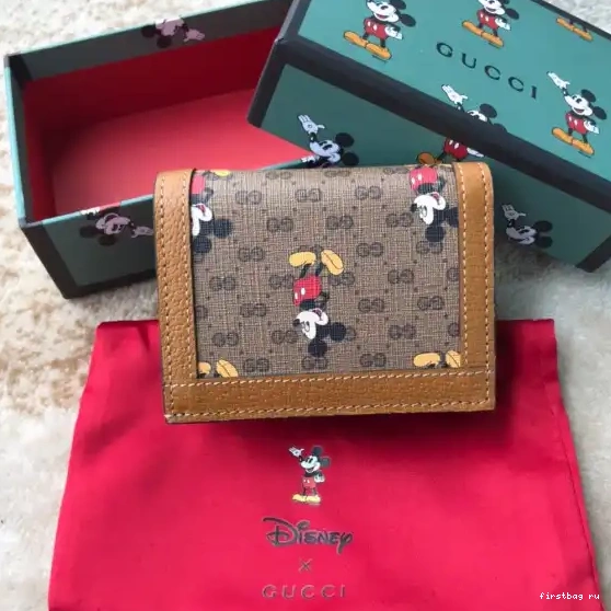 First bag ru GG Card Disney Gucci Holder x 0603